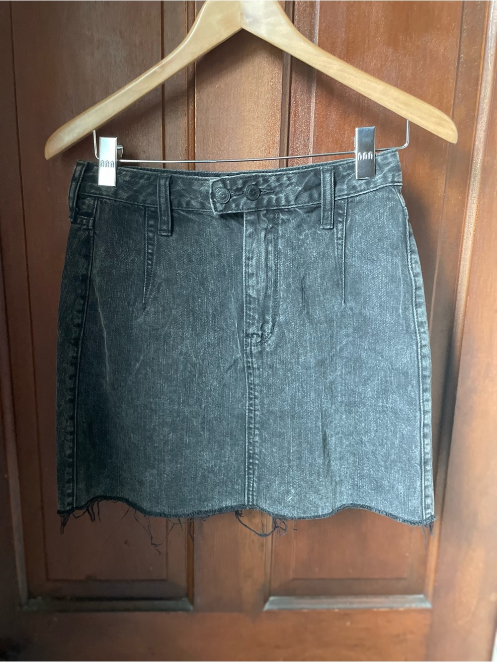 Hollister juniors' size 5 black ultra high rise denim skirt